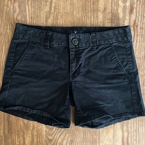 Black American eagle mid rise shorts